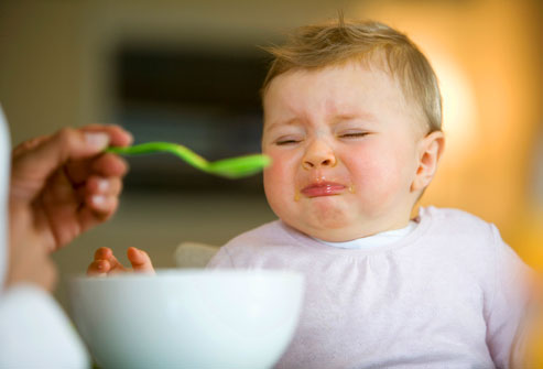 Bebeklere Zorla Yemek Yedirmenin Zararları